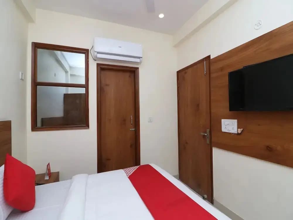 OYO 29181 Delight Deluxe - photo 5