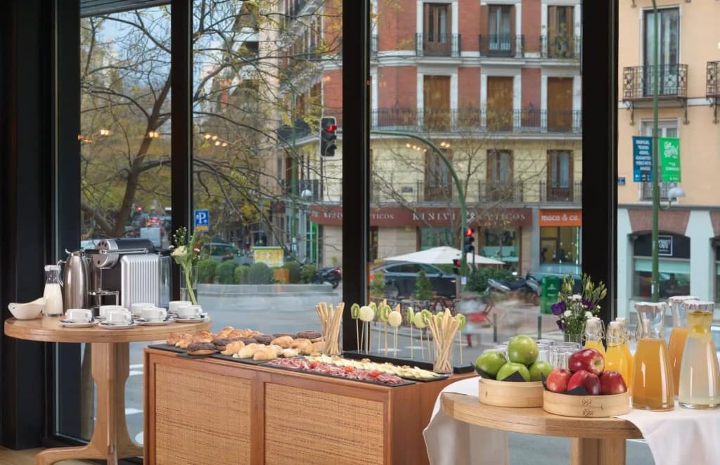 H10 Puerta de Alcalá 4* Sup - photo 20