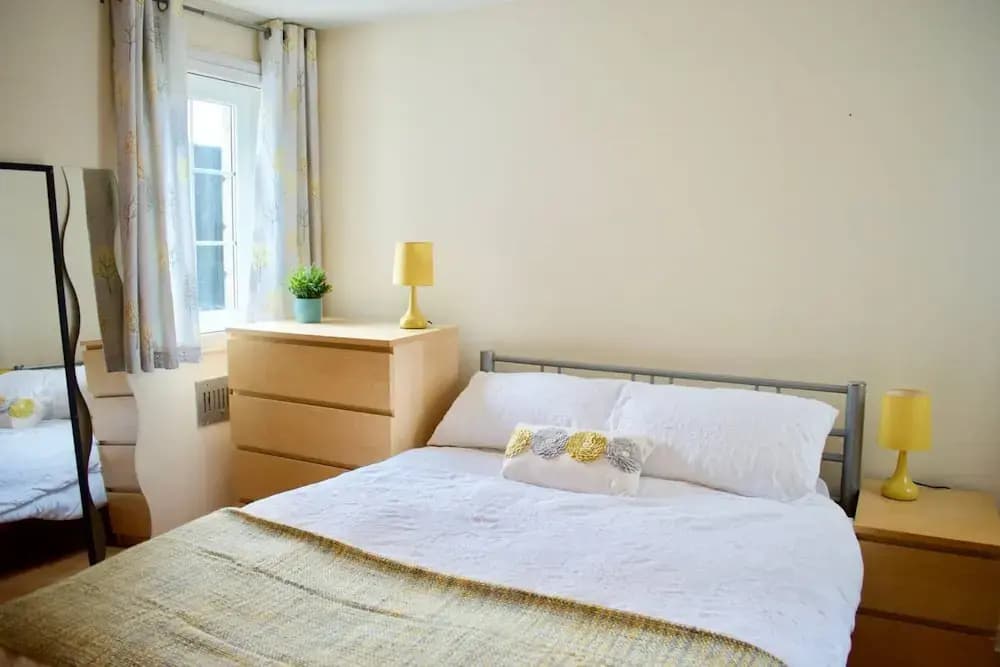 Spacious 3 Bed Apartment in Central Location - photo 16