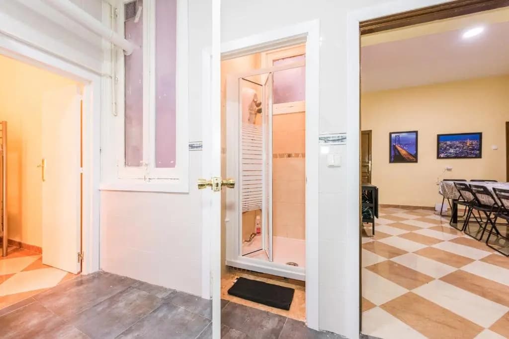 Grand Latina Apartment - photo 9