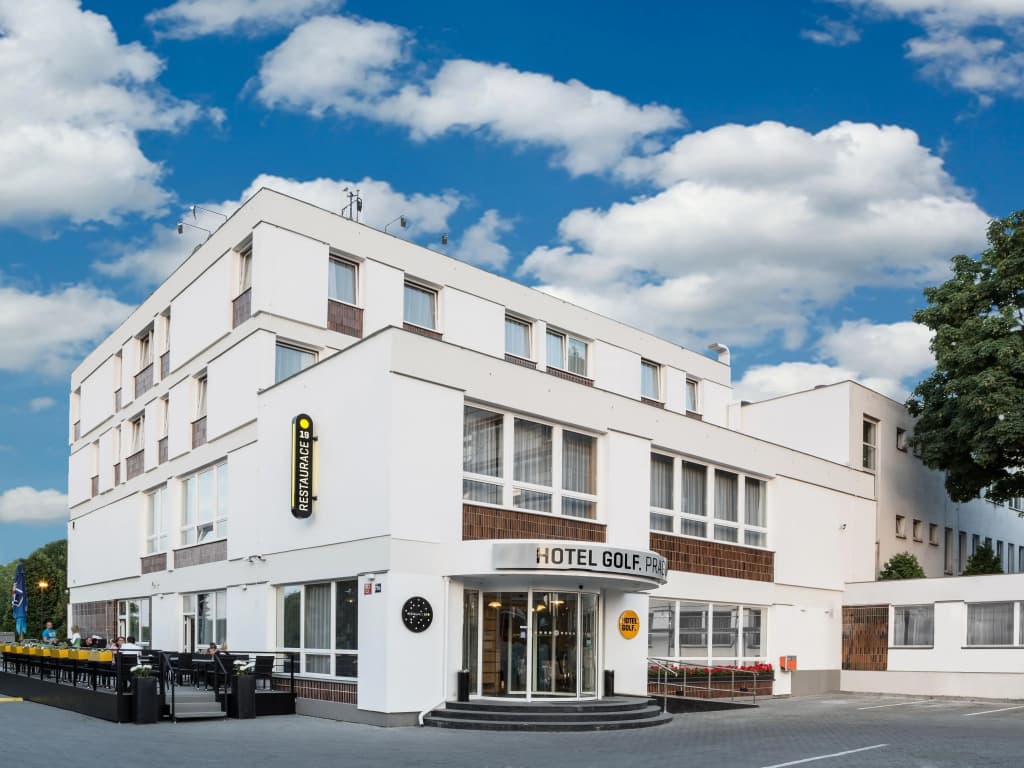 Hotel Golf Prague - photo 1