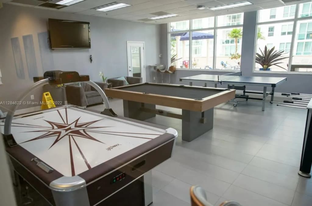 Modern Brickell Condo With Amazing Bay Views - photo 16