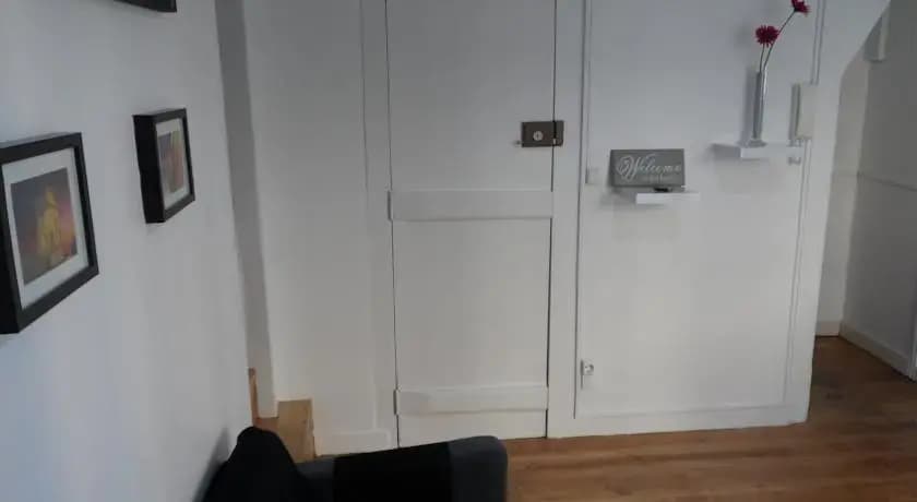 Lisbon Lovely Flat With Balcony - photo 5