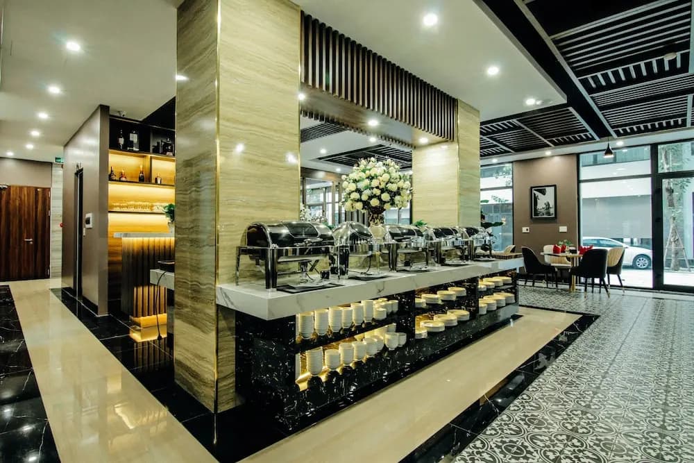 Top One Halong Hotel - photo 16