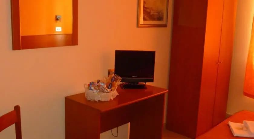 Margot Guest House - photo 10