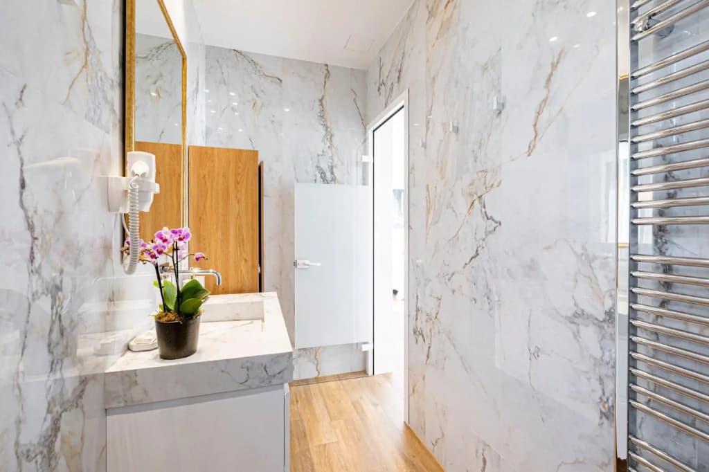 301- HiEndAccomodation-TopLocation - photo 9