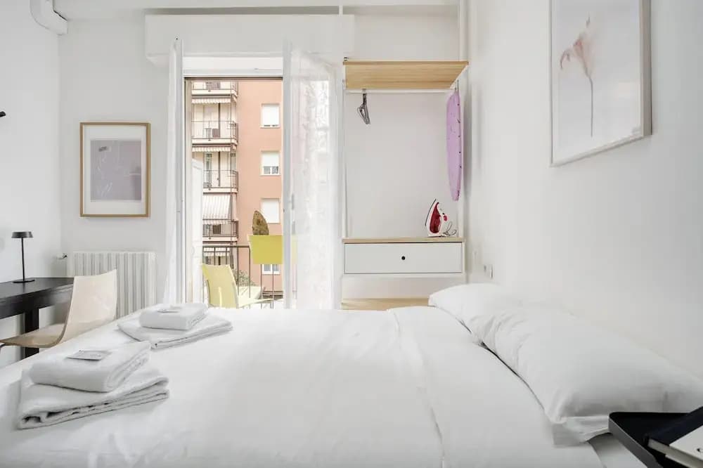 Stylish Studios near Subway - photo 1