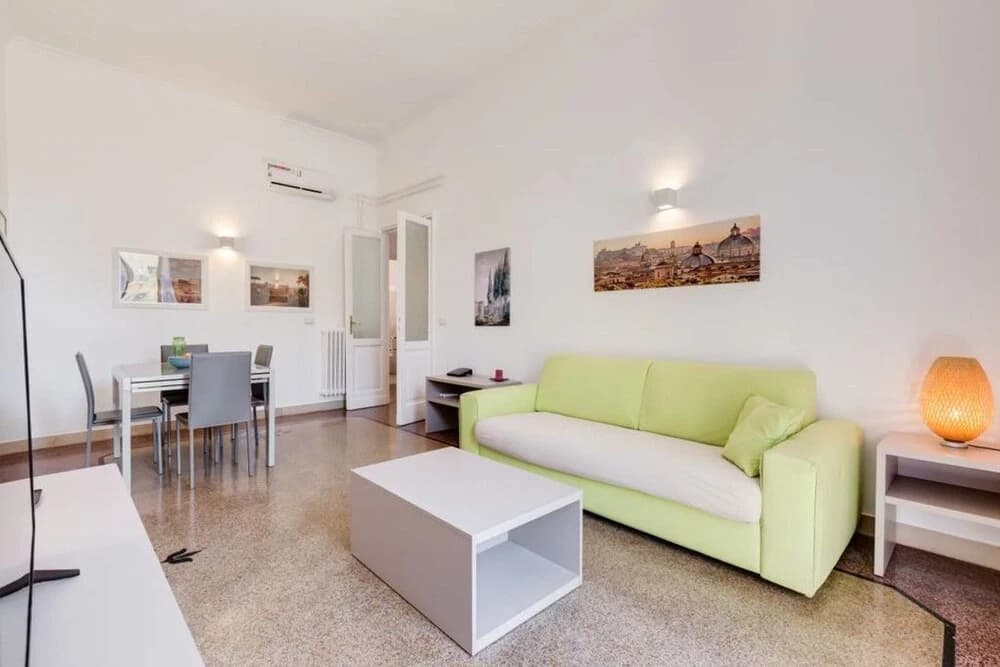 Bright and Modern 2 bed Flat in Prati - photo 2