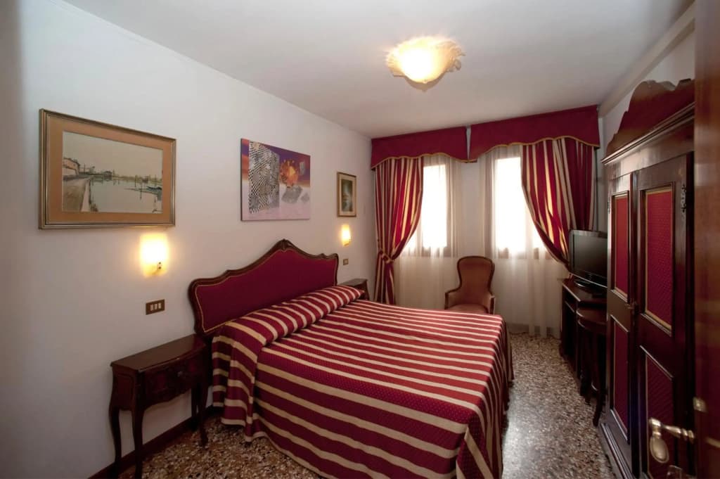 Hotel Fontana - photo 3