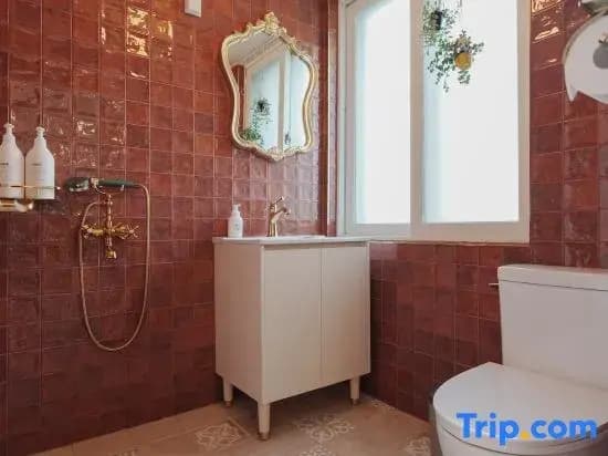 Bilingual Host (CN/KR) | Prime Seoul Location | Stylish Interior | Entire Floor to Yourself - photo 1