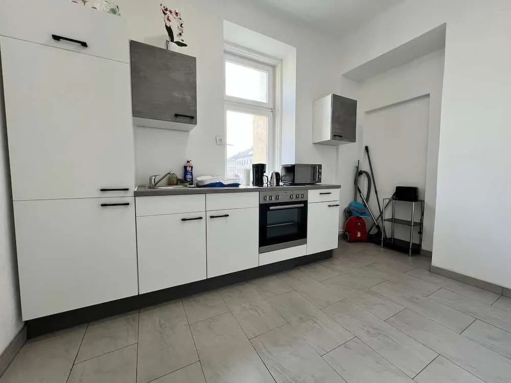 Welcoming 4BR shared Apt.-best location - photo 2