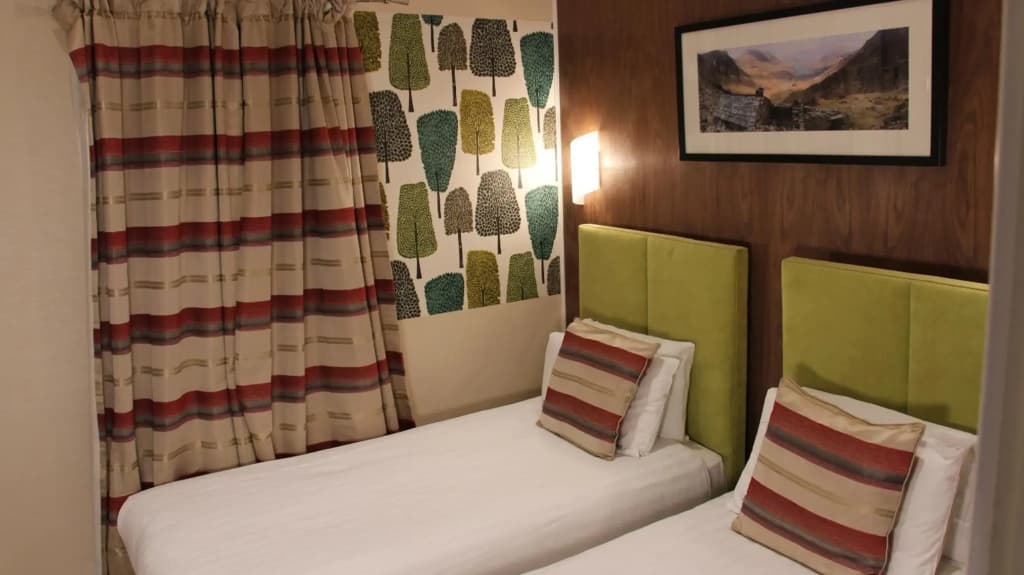 Cheshire Hotel - photo 4