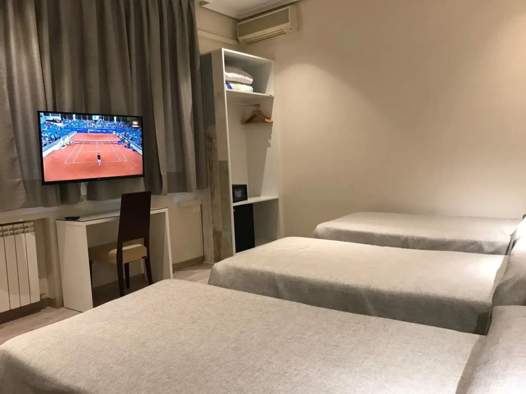 Hostal Cervelo - photo 5