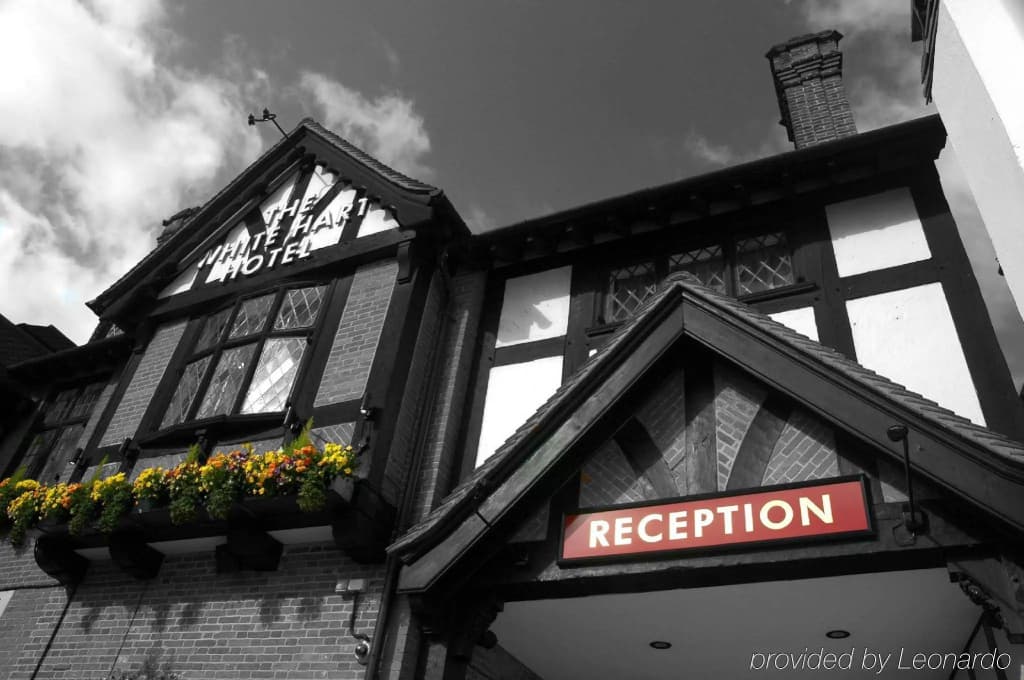 The White Hart Hotel - photo 2