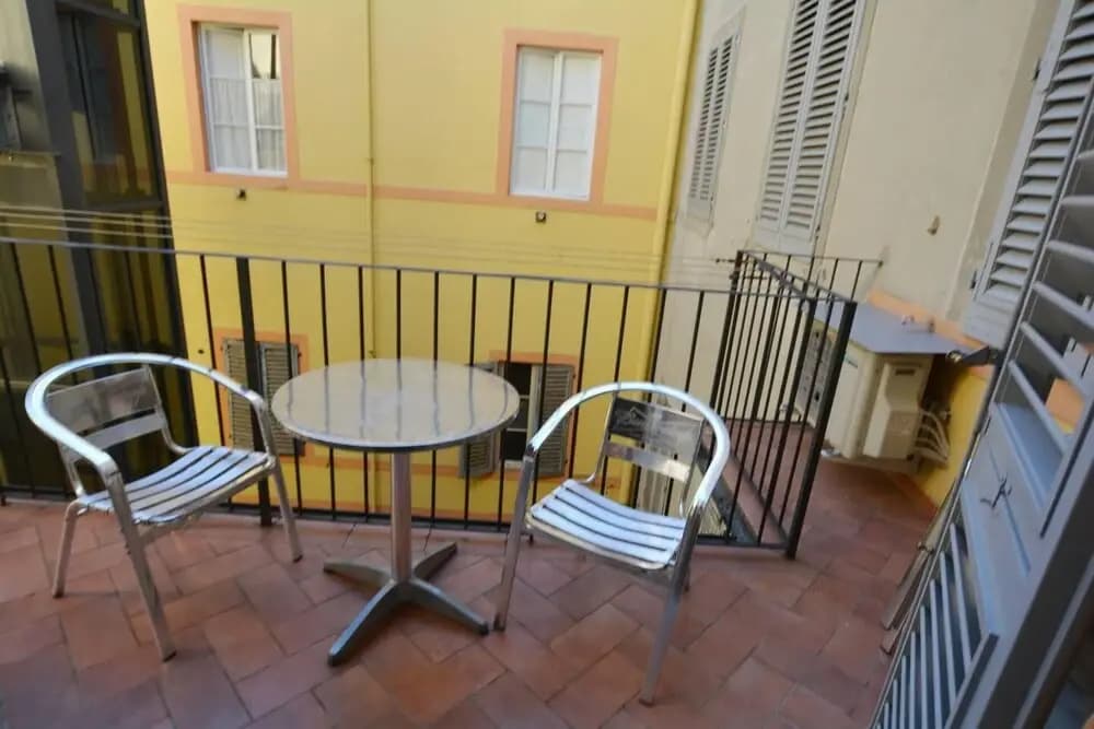 Immaculate 2-bed Apartment in Firenze - photo 7