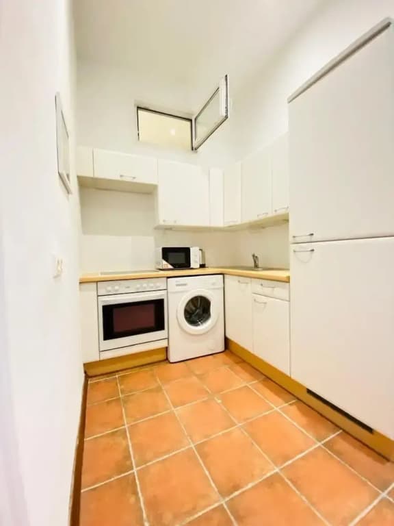 Bright and Spacious 2BR Flat Westbahnhof - photo 10