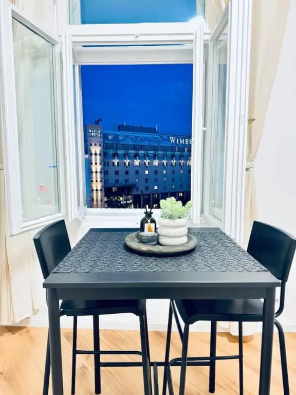 Stylish 4BR Apt Near Westbahnhof - photo 35