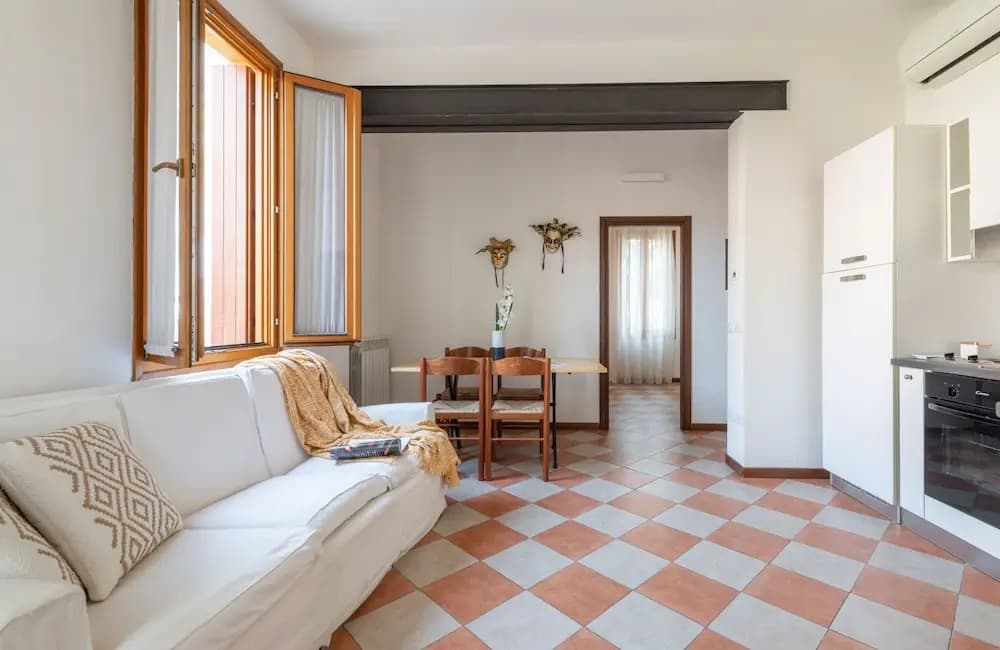 Close to Venice Apartment - photo 4