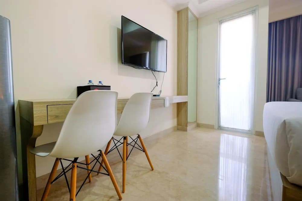 Modern Studio at Menteng Park Apartment - photo 6