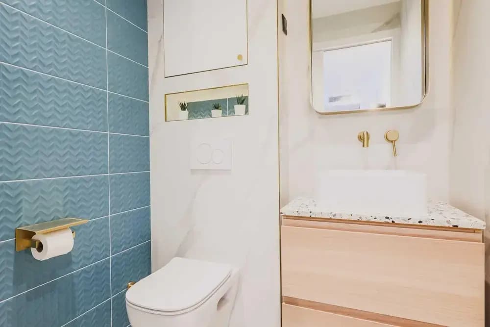 Elegant Apartment - 2br/6p - Canal St Martin - photo 7