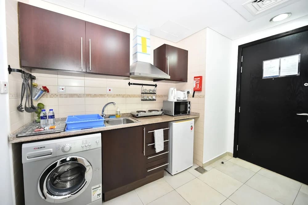 ARZ- Available spacious Studio Apartment - photo 8