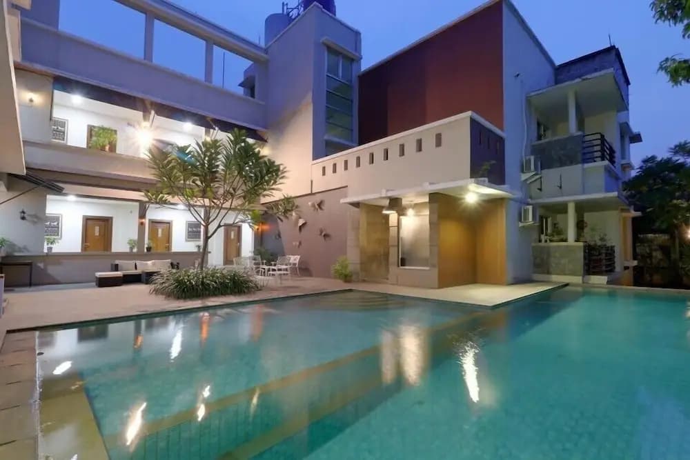 OYO 128 Mutiara Suites - photo 16