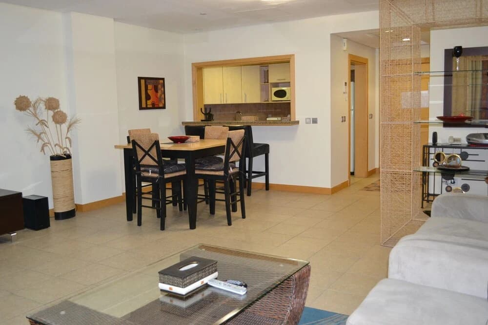 Entire 1 Bedroom Apartment in the Prestigious Palk Jumeirah - NBT - photo 2