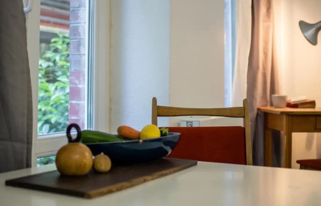 Quiet Courtyard Apartment (KB6) - photo 1