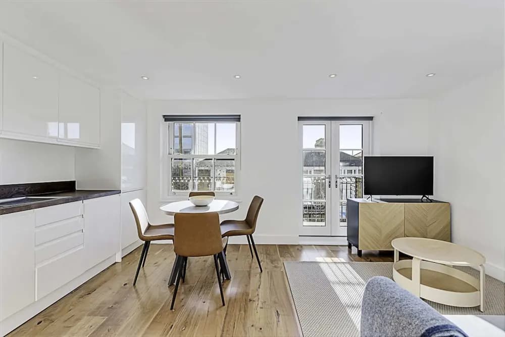 Chic Chiswick Apartment - photo 7