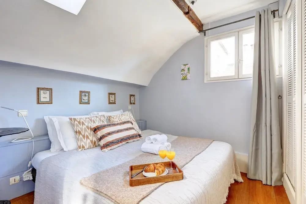 Comfortable 1BR in Latin Quarter - photo 3