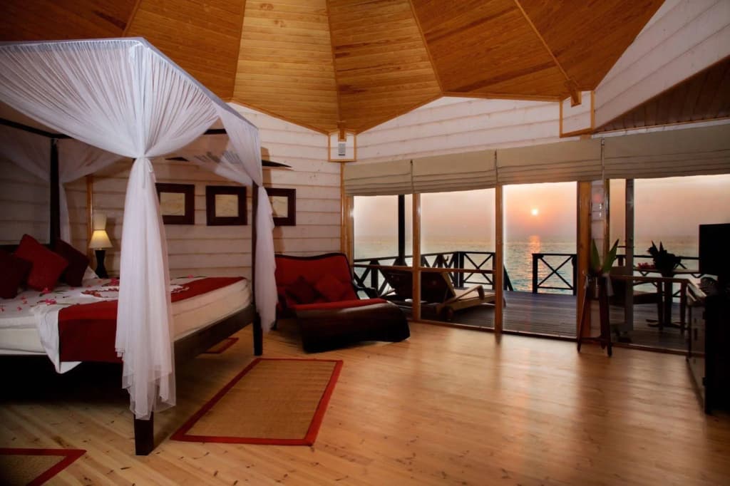 Komandoo Maldives Island Resort - photo 4