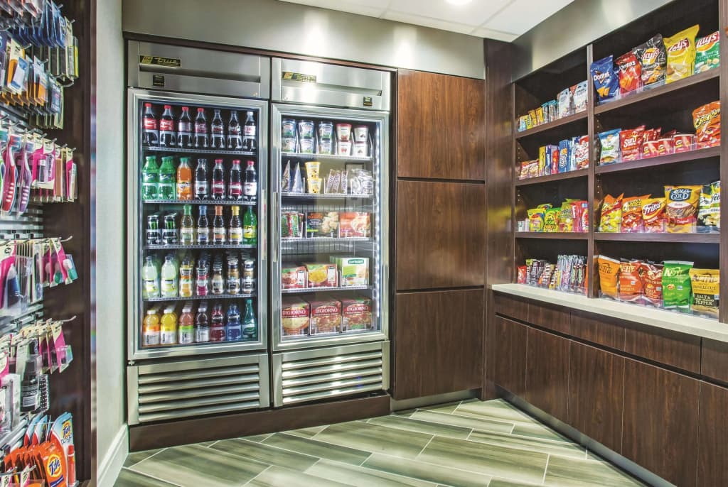 La Quinta Inn & Suites by Wyndham Las Vegas Summerlin Tech - photo 10