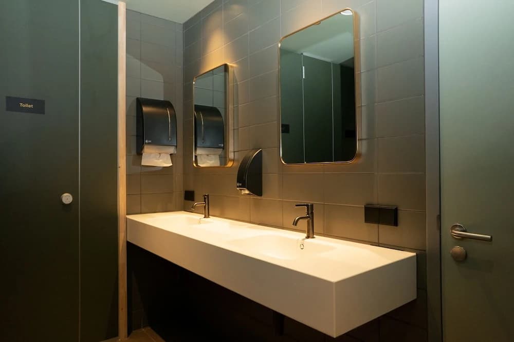 The Elephant Hostel - photo 24