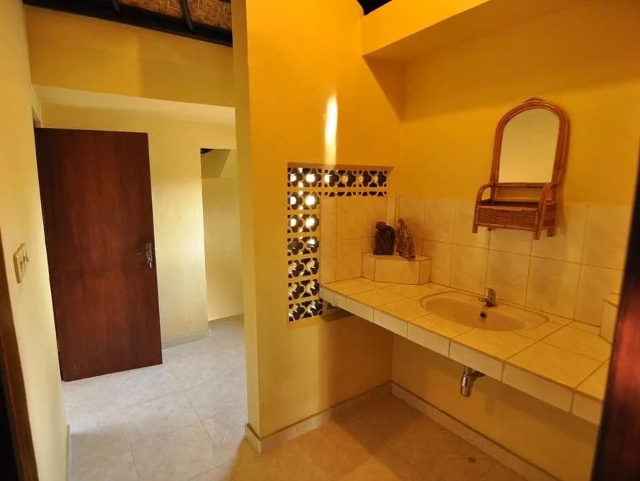 Redjon Guest House - photo 12