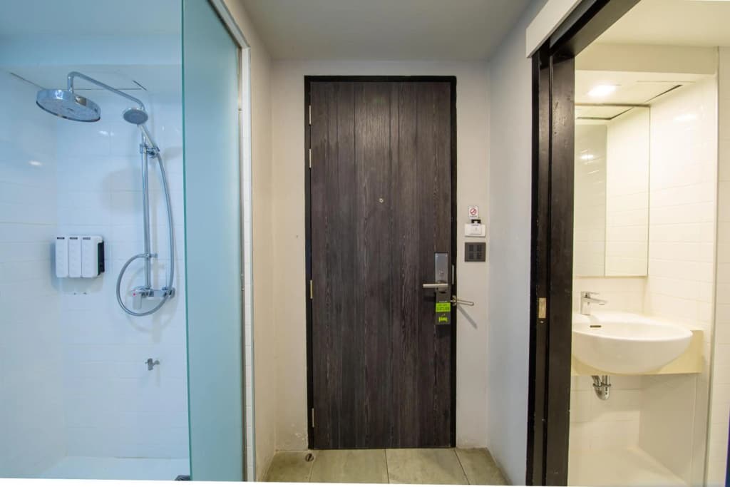 We Terminal Hotel - photo 7