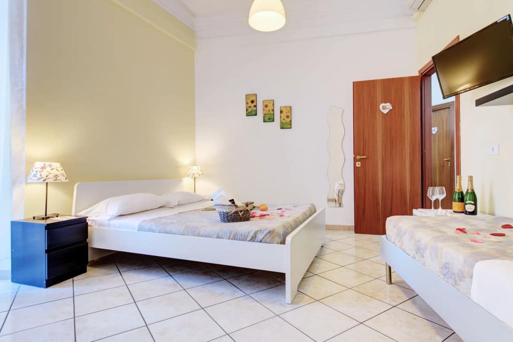 In the Center Guesthouse - photo 3
