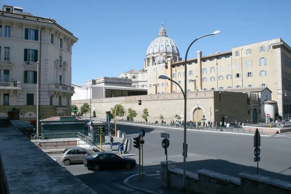 Steps From The Vatican Guesthouse - photo 8