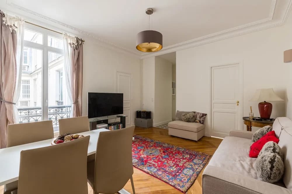 Pristine Near Parc Monceau - photo 4