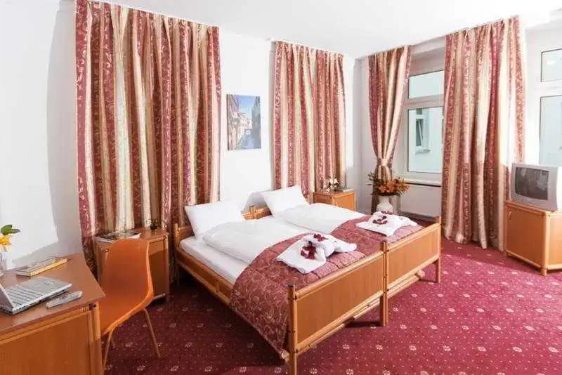 City 54 Hotel And Hostel - photo 3