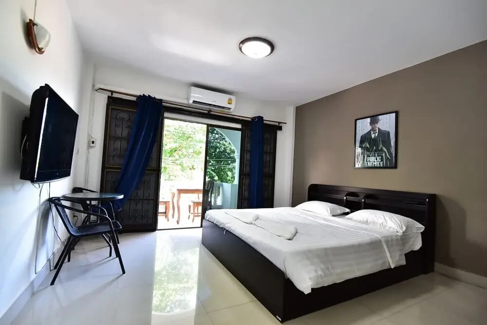 Escobar Guesthouse - photo 5
