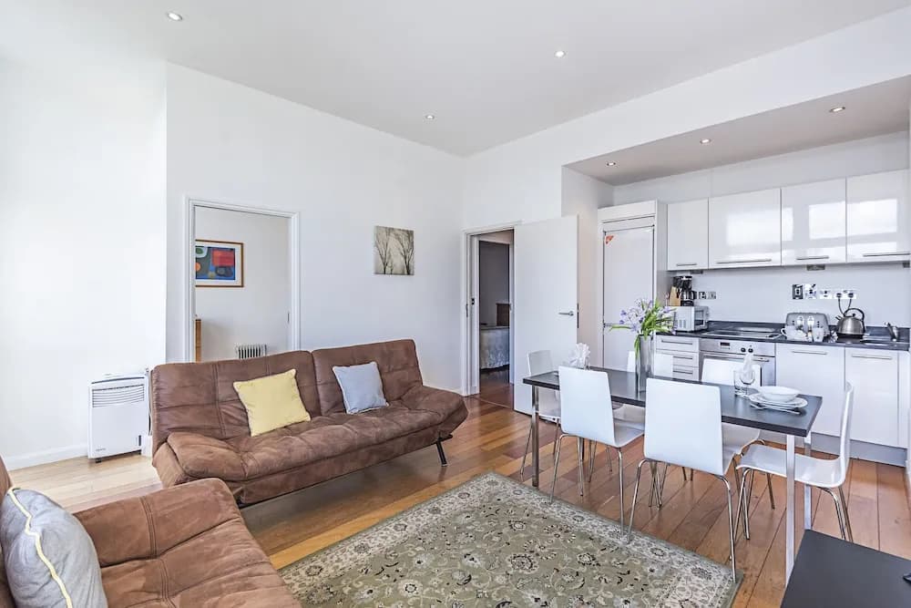 Splendid 3 Bedroom Apartment Kings Cross - photo 15