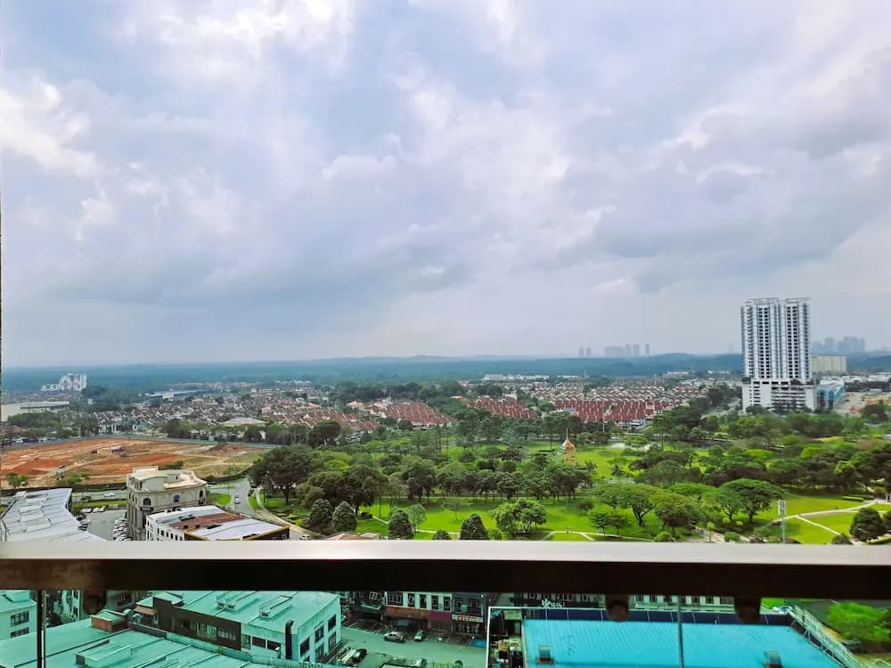 JB Bukit Indah Skyloft Suites - photo 10
