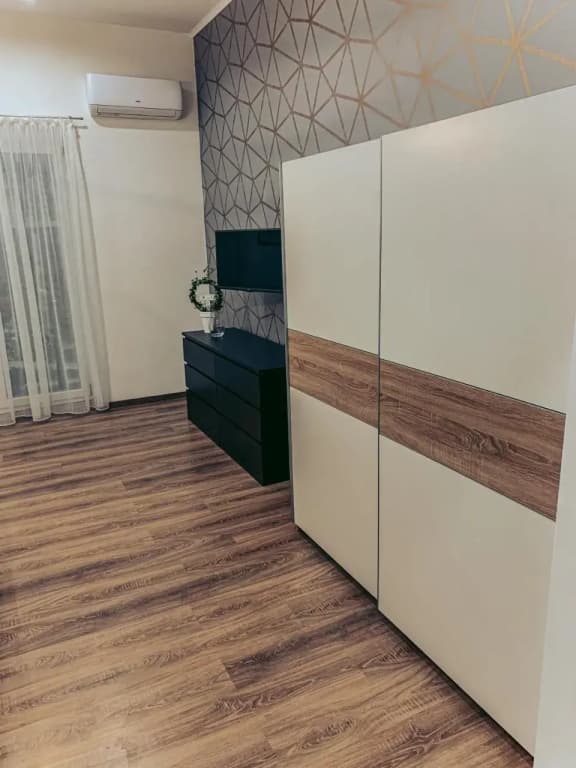 Heroes Square Apartment - photo 5