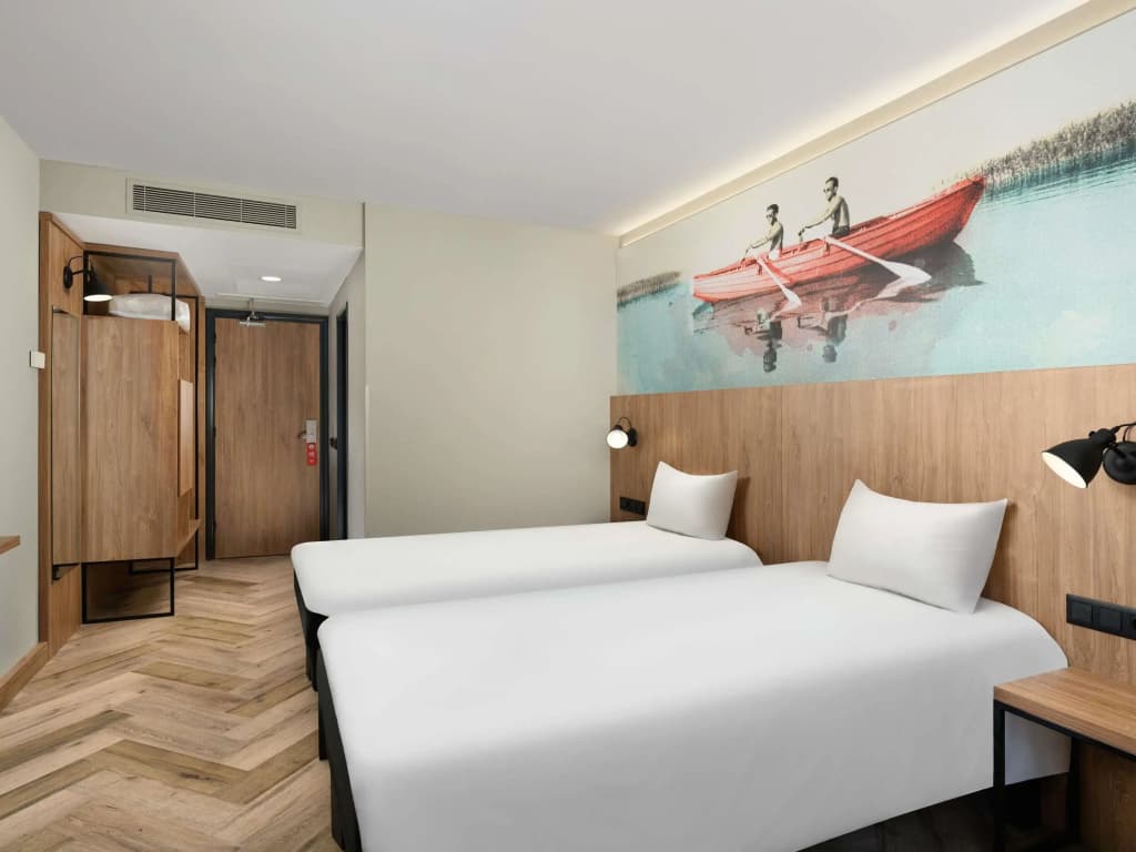 ibis Budapest Heroes Square - photo 26