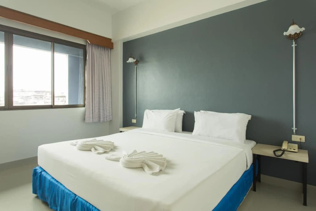 City Hotel - photo 7