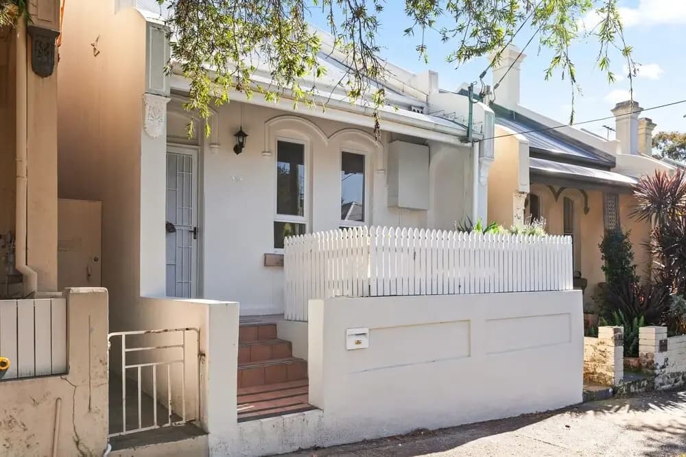 Stylish 2-bed House in Leichhardt - photo 6