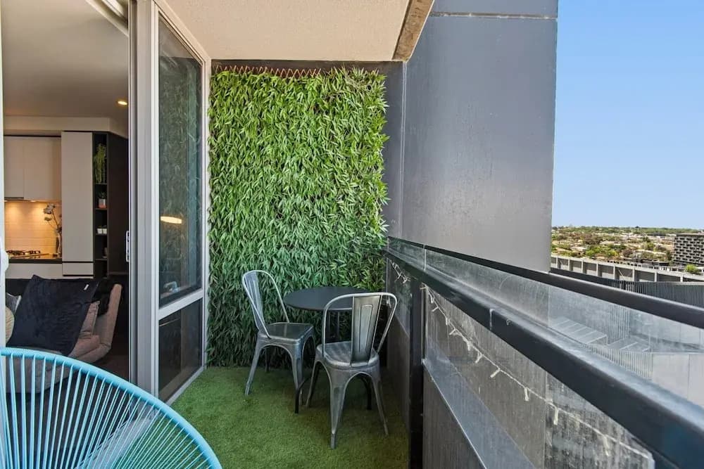 Chic 1-bed With Balcony Views and Amenities - photo 14