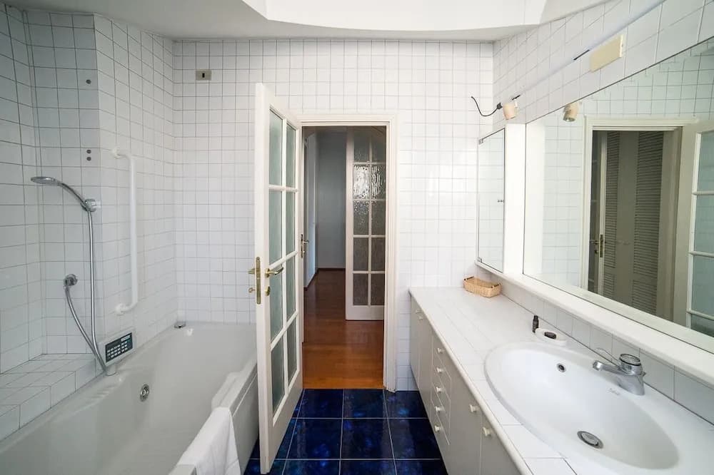 HbHall - Duomo Suite 7 Apartment - photo 28