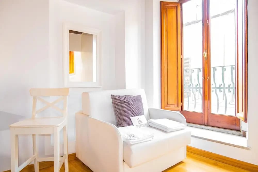 Trevi Queen Apartments - photo 12