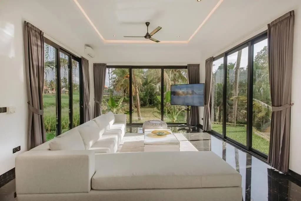 BRAND NEW Luxurious 5 Bedroom Villa with Exotic View - photo 3